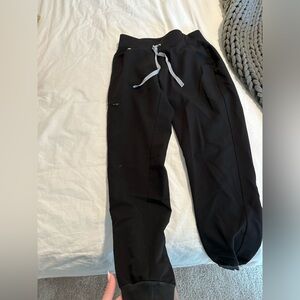 FIGS SCRUB JOGGERS  BLACK